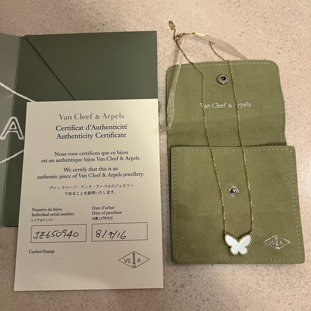 Van Cleef Alahambra necklace MINT CONDITION